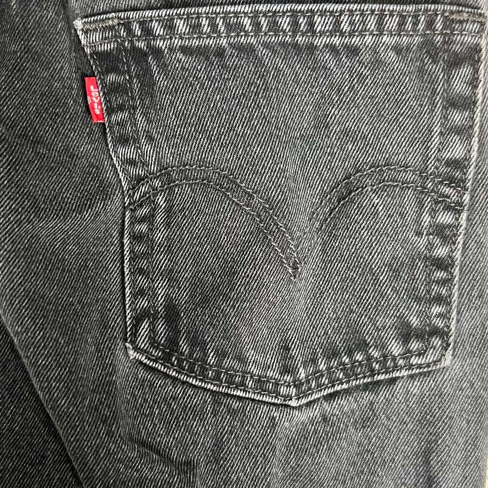 Levi's - Picture 5 of 7